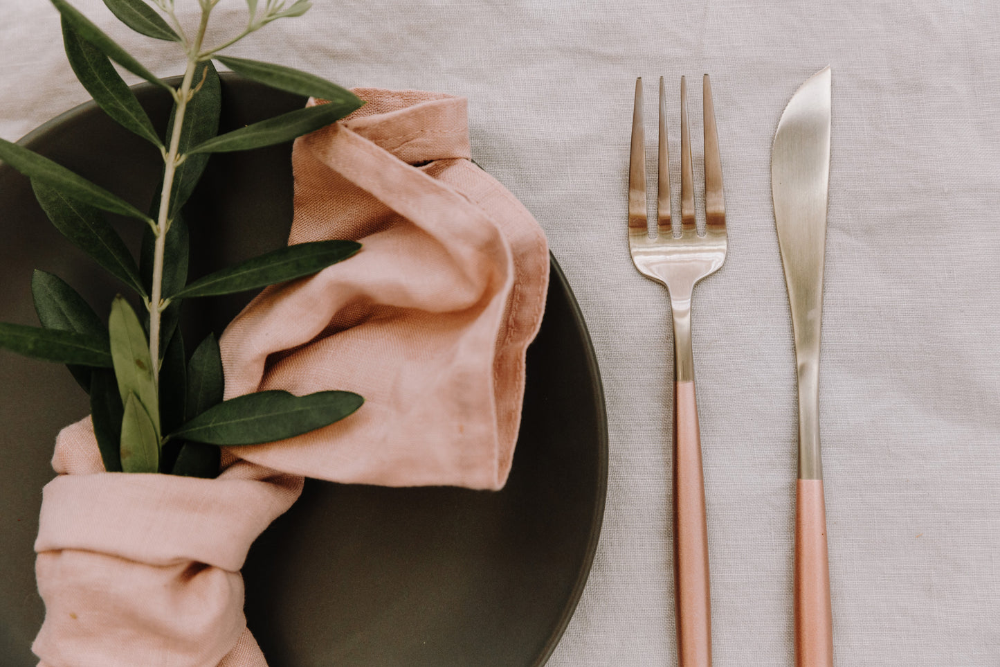 Stone Washed Linen Hemmed Dinner Napkin-Blush